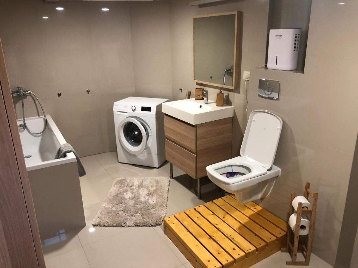 Apartman V Centre Michaloviec Михаловце Екстериор снимка