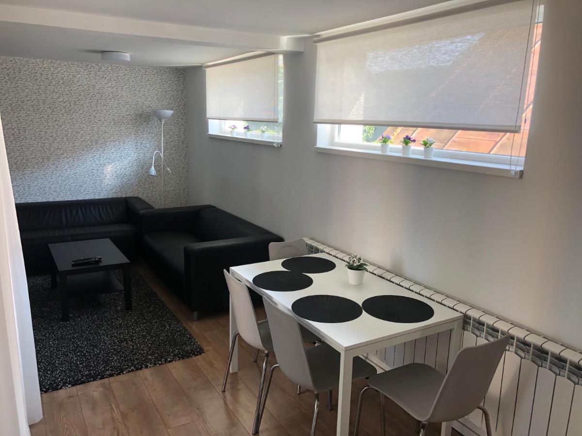 Apartman V Centre Michaloviec Михаловце Екстериор снимка