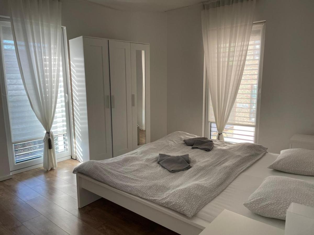 Apartman V Centre Michaloviec Михаловце Екстериор снимка
